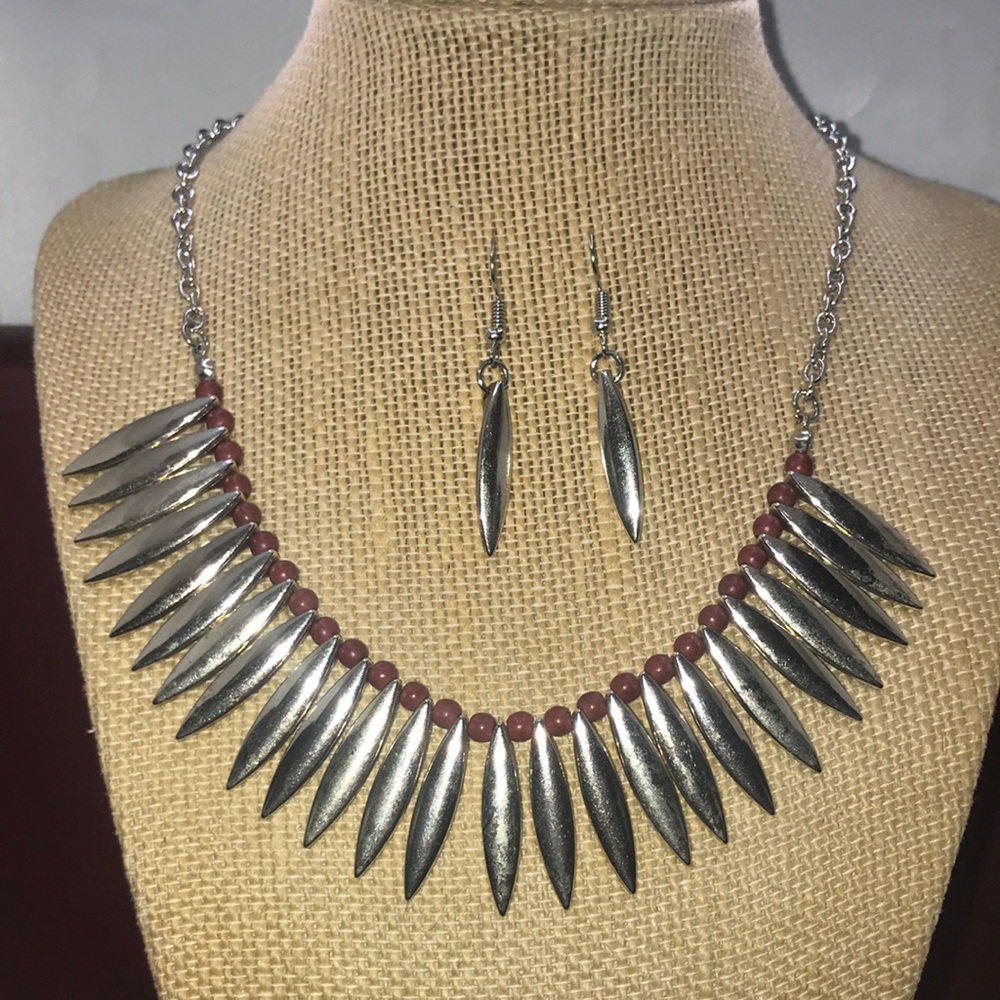 Boho necklace w/ brown beads & silver ‘charms’